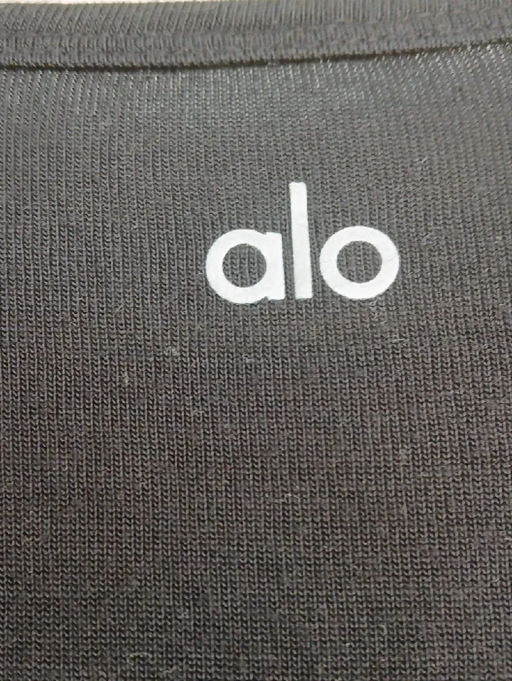 ALO Yoga Black Long-Sleeve Twist Front Crop Top